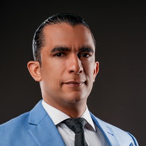Carlos Felipe Bidó, socio director